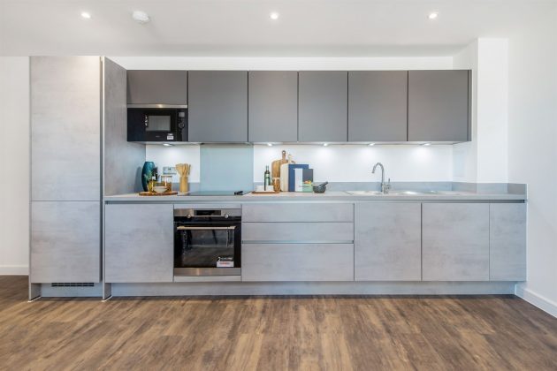 1 bed, 2nd floor, Valentines House, Rainham, RM13
