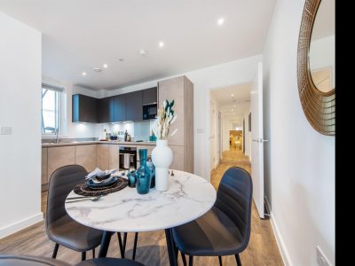 2 bed, 3rd floor, Valentines House, Rainham, RM13